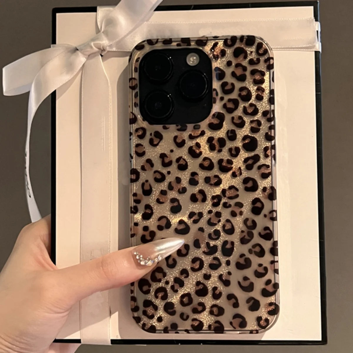 Cute Leopard Print Case for iPhone 16 17 15 14 13 12 Pro Max 11 For iPhone Air 16e Stylish Animal Pattern Shockproof Back Coque