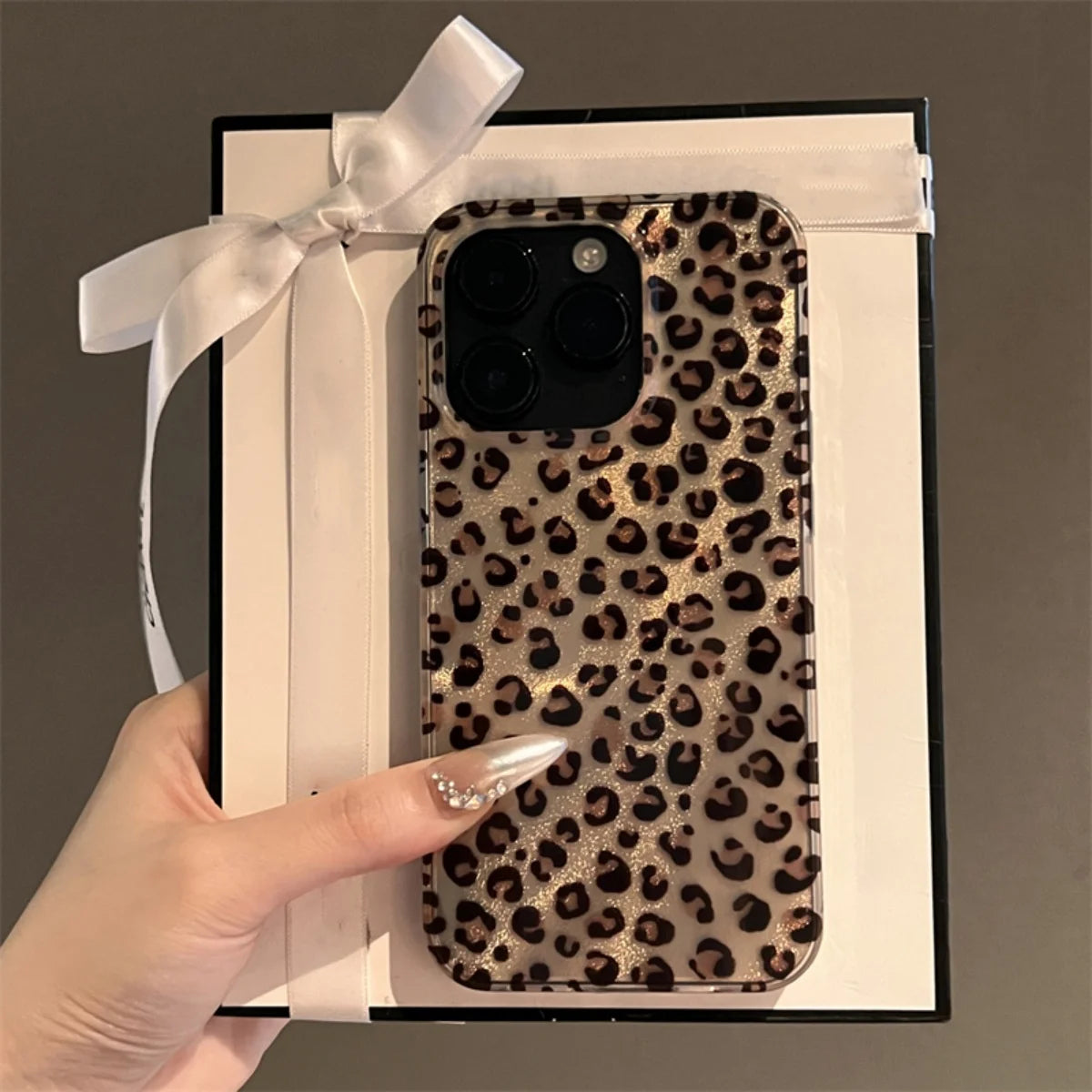 Cute Leopard Print Case for iPhone 16 17 15 14 13 12 Pro Max 11 For iPhone Air 16e Stylish Animal Pattern Shockproof Back Coque
